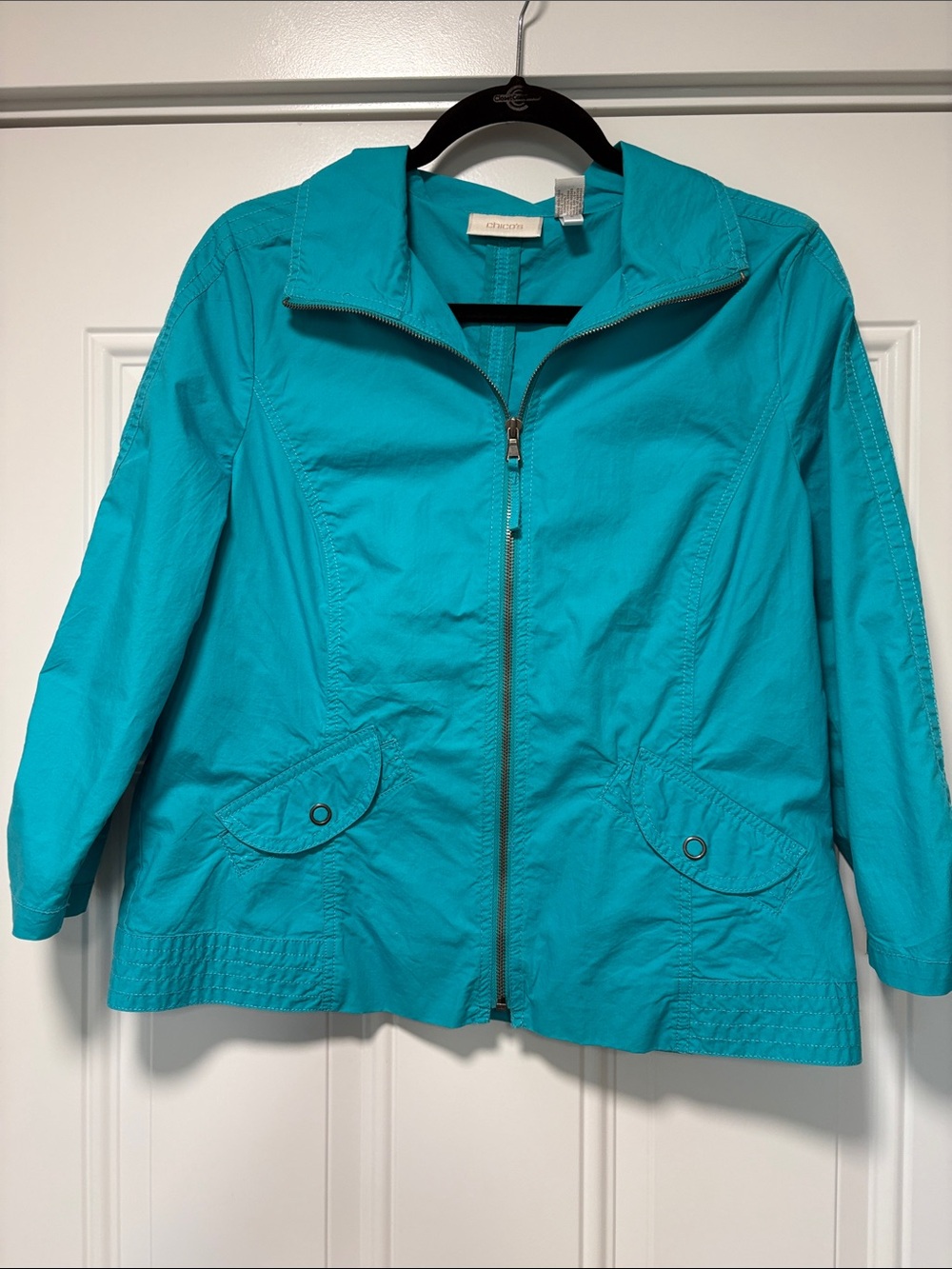 Chico’s Full Zip Casual Crop Jacket With Flap Pockets Sz 1= 8-10 Medium